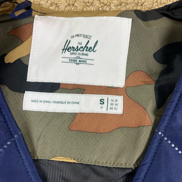 Men’s Herschel Navy Blue Vest Size Small - Picture 5 of 6